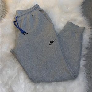 Men’s Nike sweat pants. ✔️